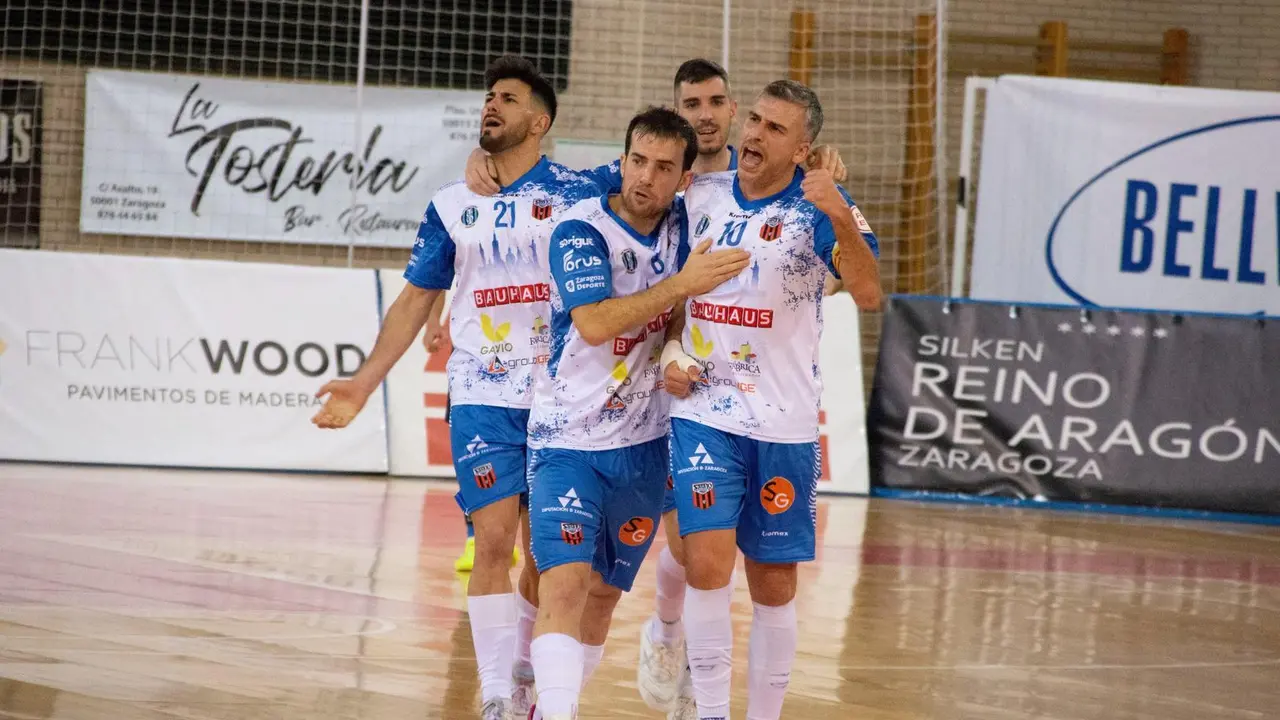 Carlos Retamar celebra un gol, acompa&ntilde;ado por Richi, Ortego y Carlos Garc&iacute;a | Foto: Pedro Luis Serrano