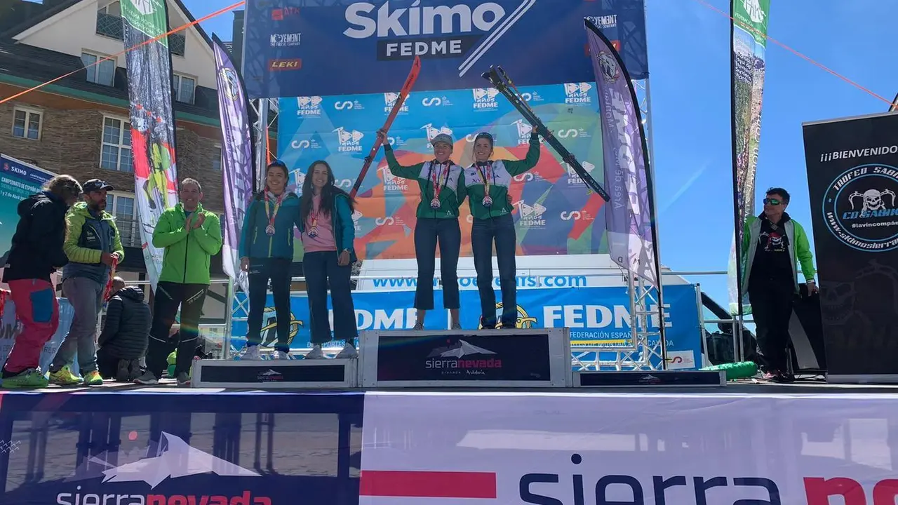 Las FAM Ana Armend&aacute;riz y Mar&iacute;a Ari&ntilde;o plata en U20, en la competici&oacute;n celebrada el pasado domingo en Sierra Nevada.