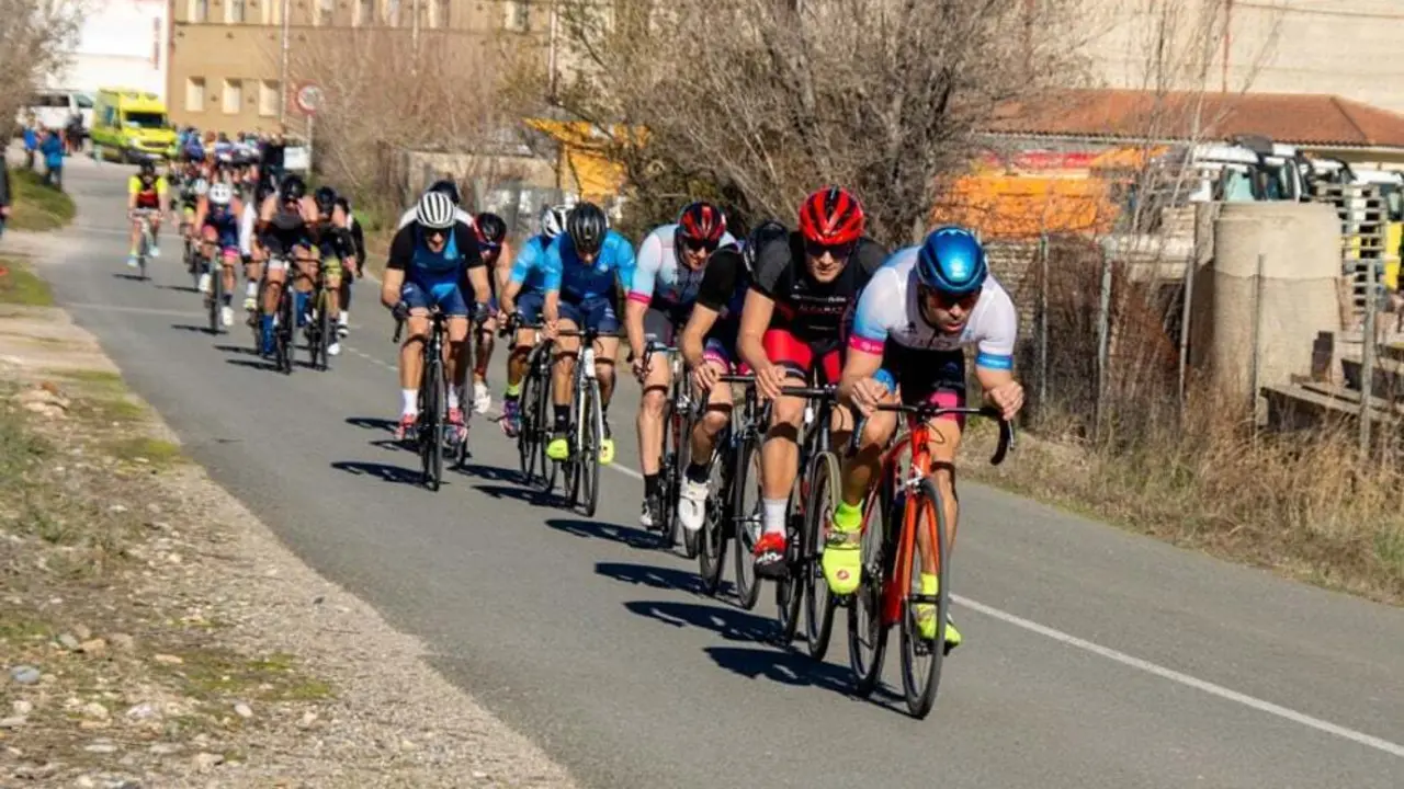 Segmento de ciclismo en el duatl&oacute;n de Fraga. Foto: Carles Agust&iacute; 