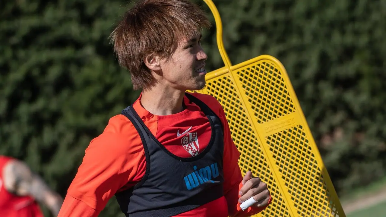 Hasimoto, en la imagen, es uno de los jugadores tocados. Foto: SD Huesca
