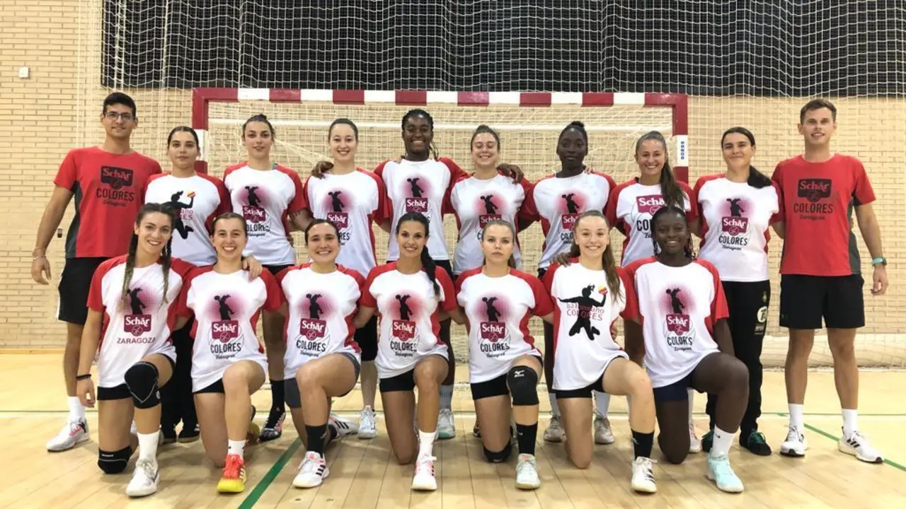 La plantilla del Sch&auml;r Colores Zaragoza, al inicio de la pretemporada en agosto de 2022 | Foto: Sch&auml;r Colores Zaragoza