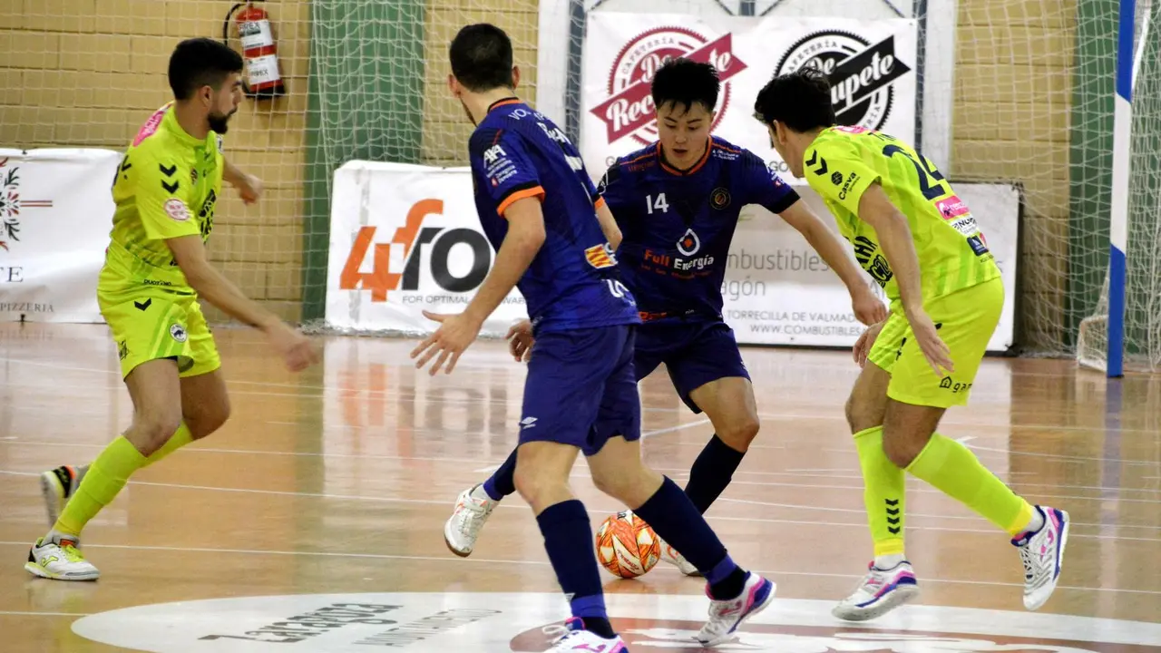 Instante del partido de la primera vuelta | Foto: Pedro Luis Serrano