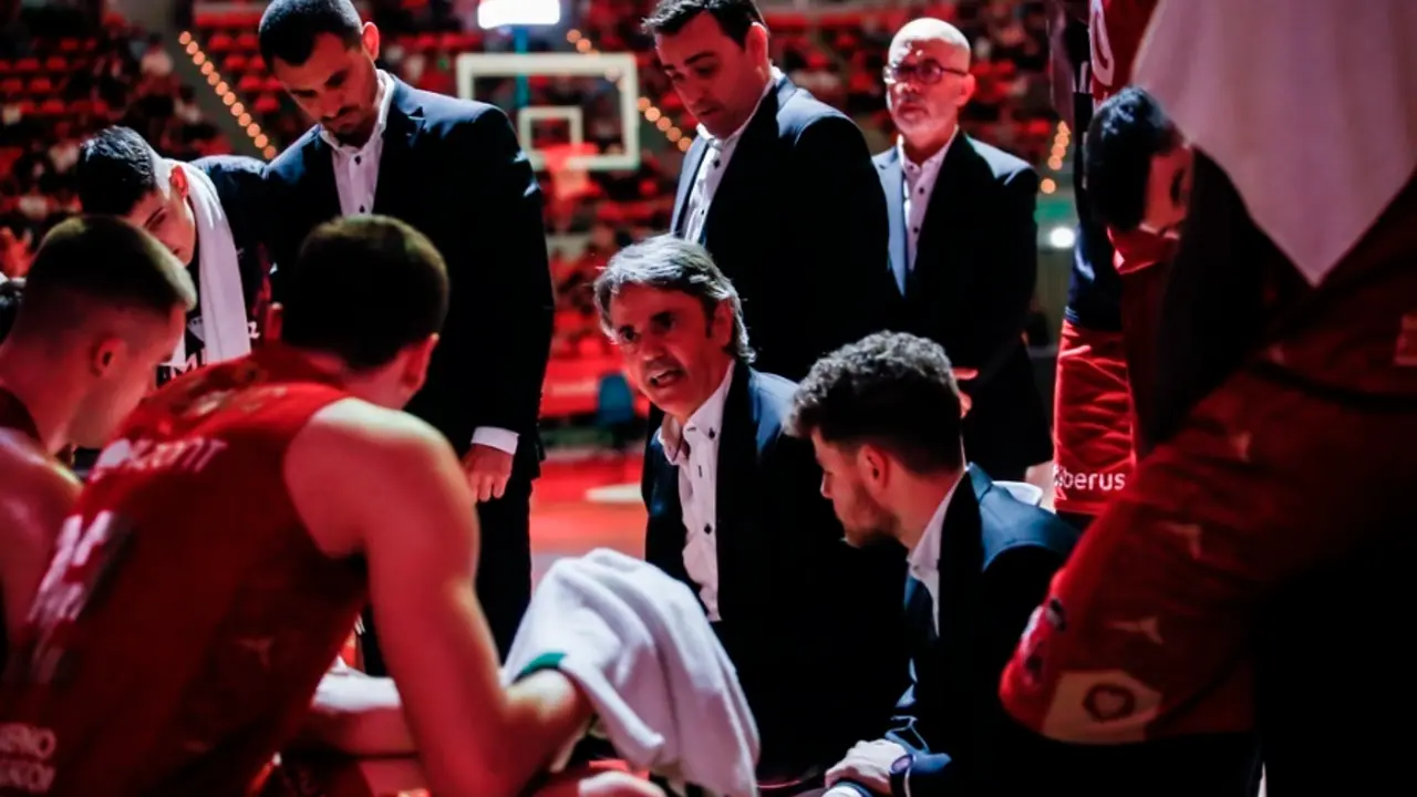 Fisac tendr&aacute; el reto de clasificar al club a Europa | Foto: Esther Casas / Casademont Zaragoza