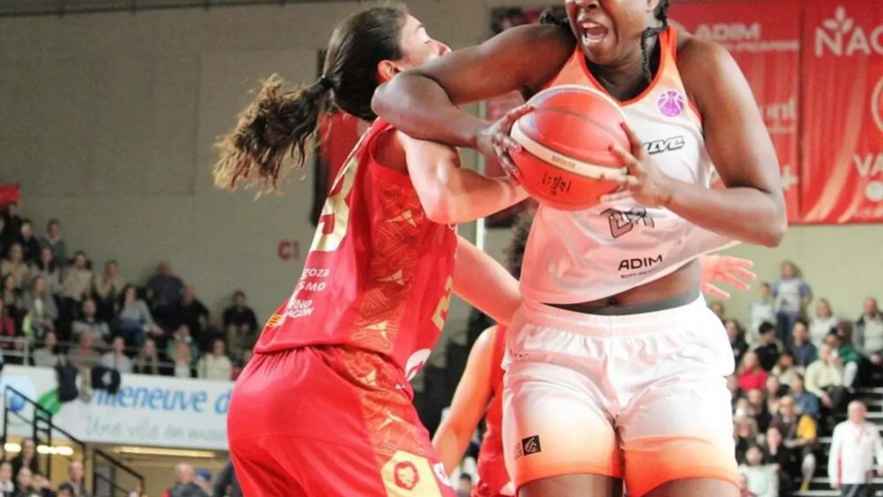 Diallo, ante Geldof, en la eliminatoria de Eurocup | Foto: FIBA