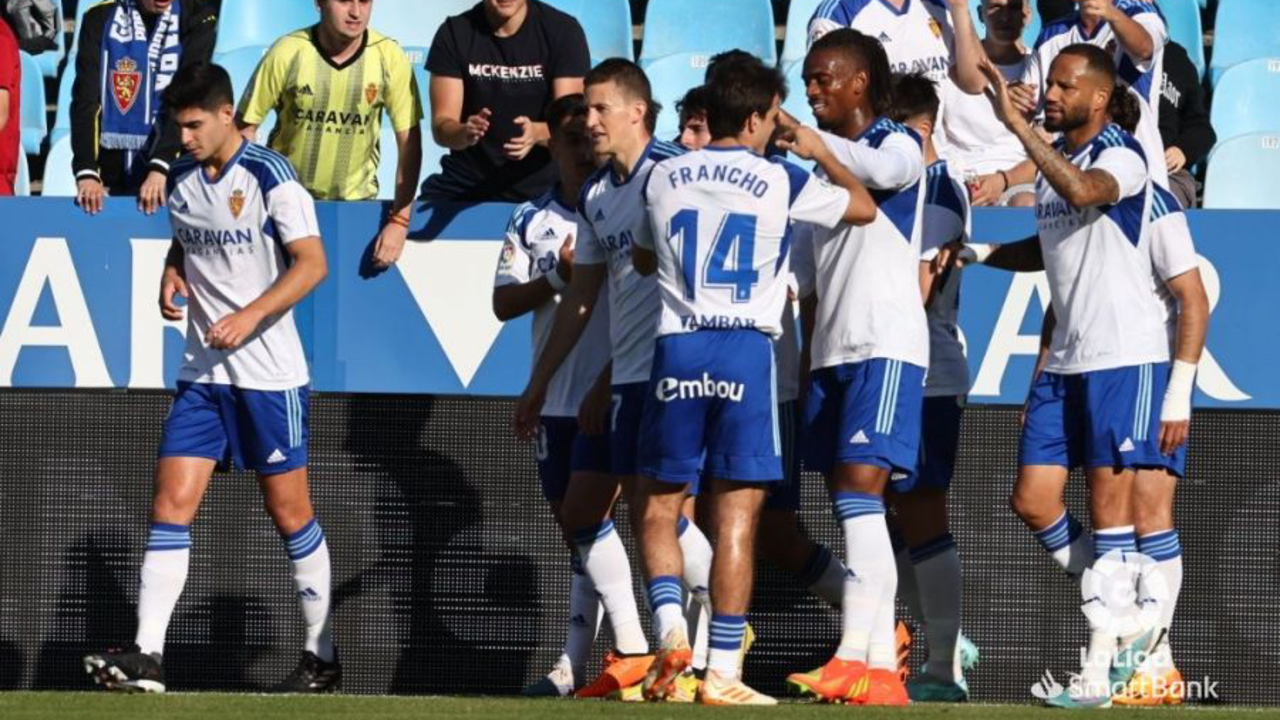 El Real Zaragoza celebra el 1-0 |&nbsp;LigaSmartBank