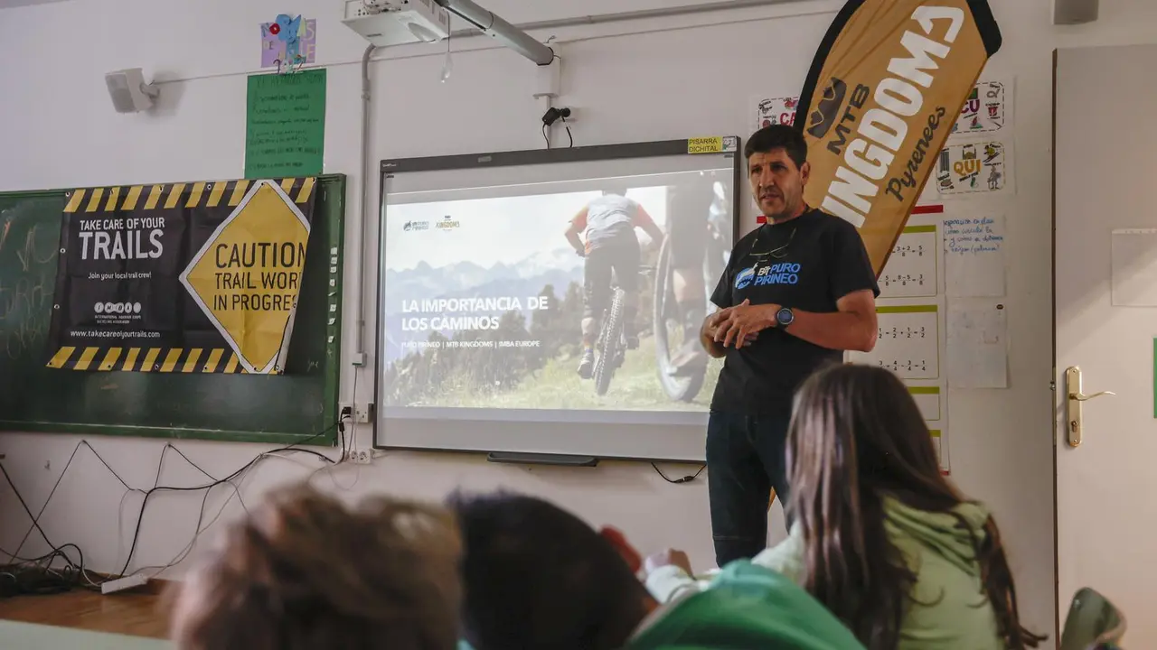 Imagen de una de las charla formativas impulsadas por MTB Kingdoms. Foto: Cedida