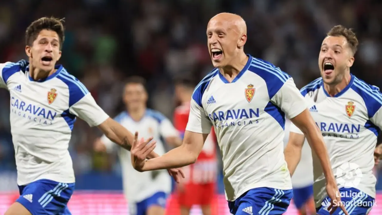 Mollejo celebrando un gol con el Real Zaragoza | La Liga