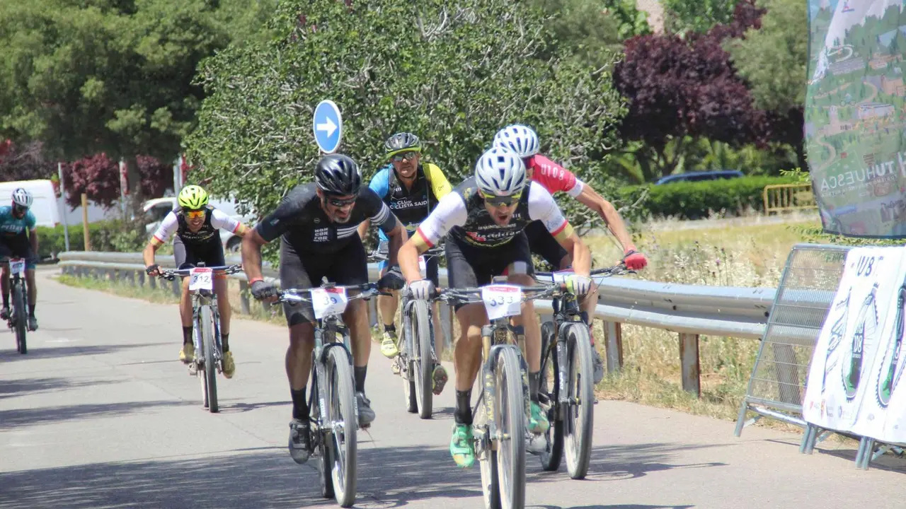 Larramona se impone al esprint en la HU108 BTT por la comarca de La Hoya de Huesca. Foto: BTT HU108