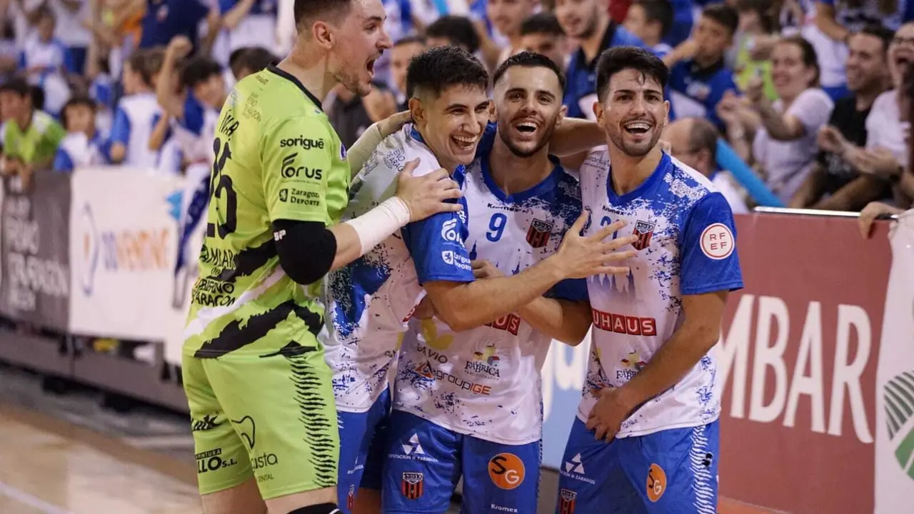 Iv&aacute;n Bernad, Tomi Pescio, Rivera y Carlos Garc&iacute;a celebran uno de los goles | Foto: Pedro Luis Serrano