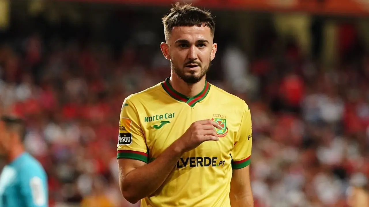 Jordan Holsgrove, objetivo para el Real Zaragoza | Foto: Gualter Fatia/Getty Images)