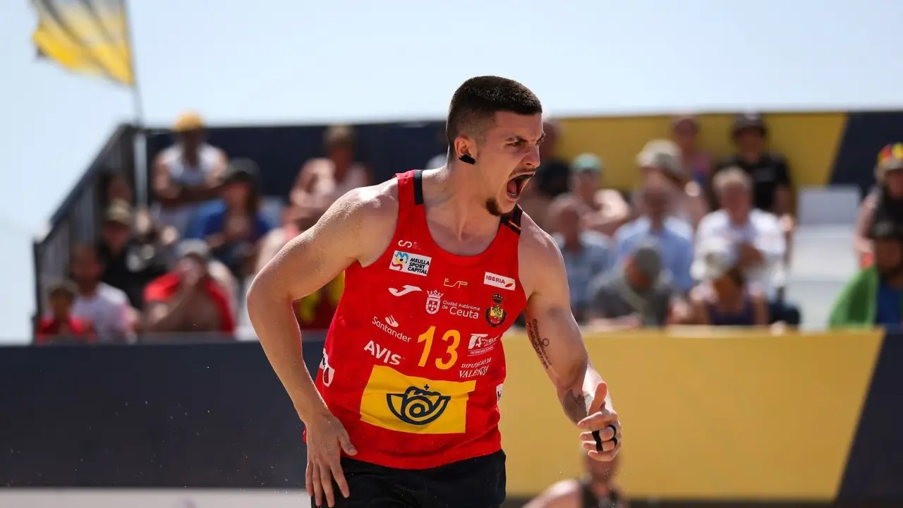 Domingo Mosquera regresa a la selecci&oacute;n espa&ntilde;ola de balonmano de voley. Foto: Kolektiff Images