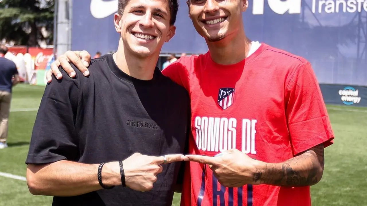 Carlos Mart&iacute;n y Giuliano Simeone posan en el ascenso del filial | Foto: Atl&eacute;tico de Madrid cantera