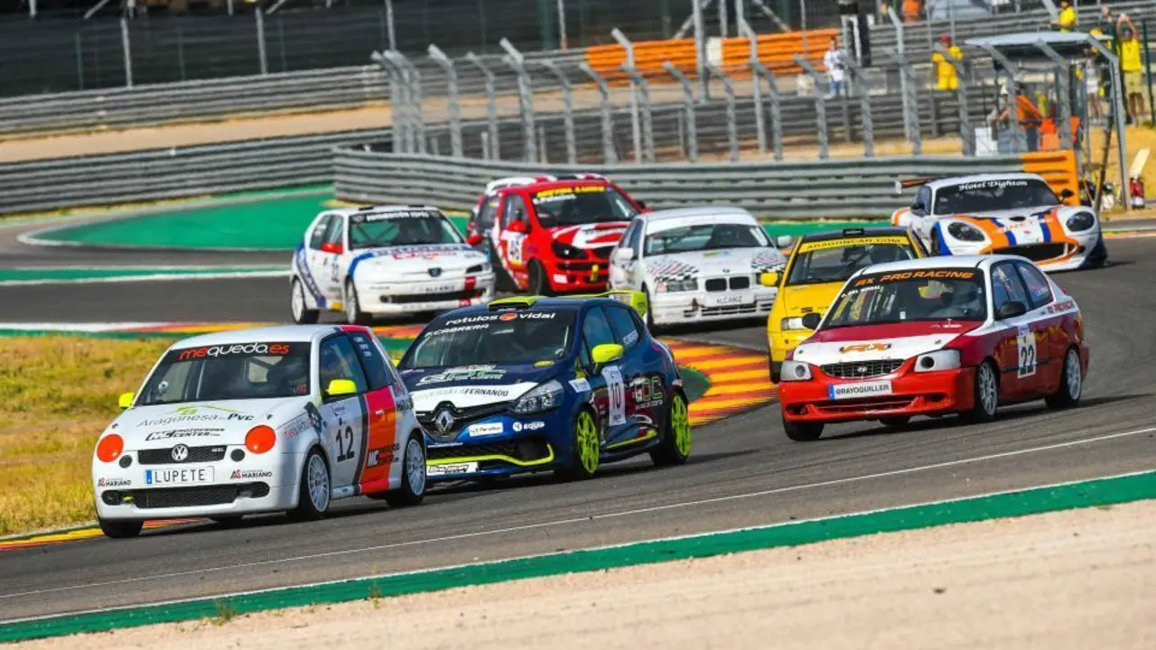 Iagen de una anterior edici&oacute;n del Trofeo de Velocidad celebrado sobre el asfalto de MotorLand. Foto: J. Espallargas.