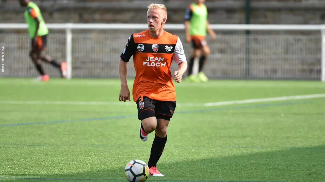 Quentin Lecoueche firma por el Real Zaragoza | Foto: Lorient FC