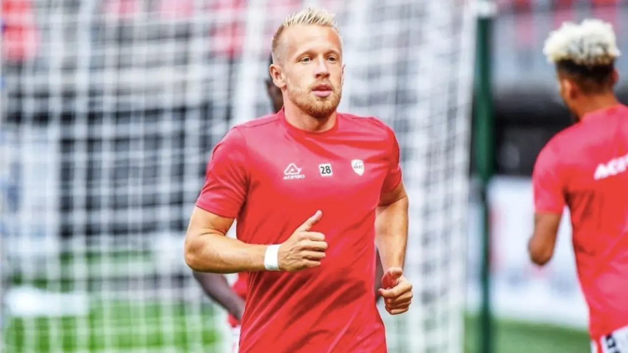 Quentin Lecoeuche es el segundo fichaje del Real Zaragoza en el mercado | Foto: @lecoeucheq