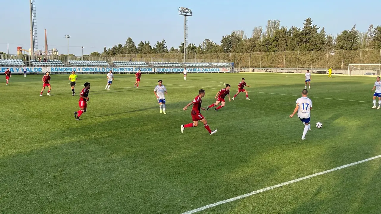 El Real Zaragoza vence por 3-0 en su primer amistoso | Foto: Sergio Pardos