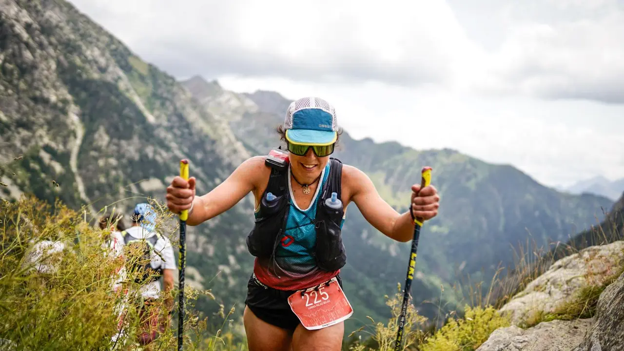 Lurdes Palao, en la imagen, en pleno esfuerzo y feliz rumbo a la meta del Gran Trail Aneto-Posets. Foto: Cedida