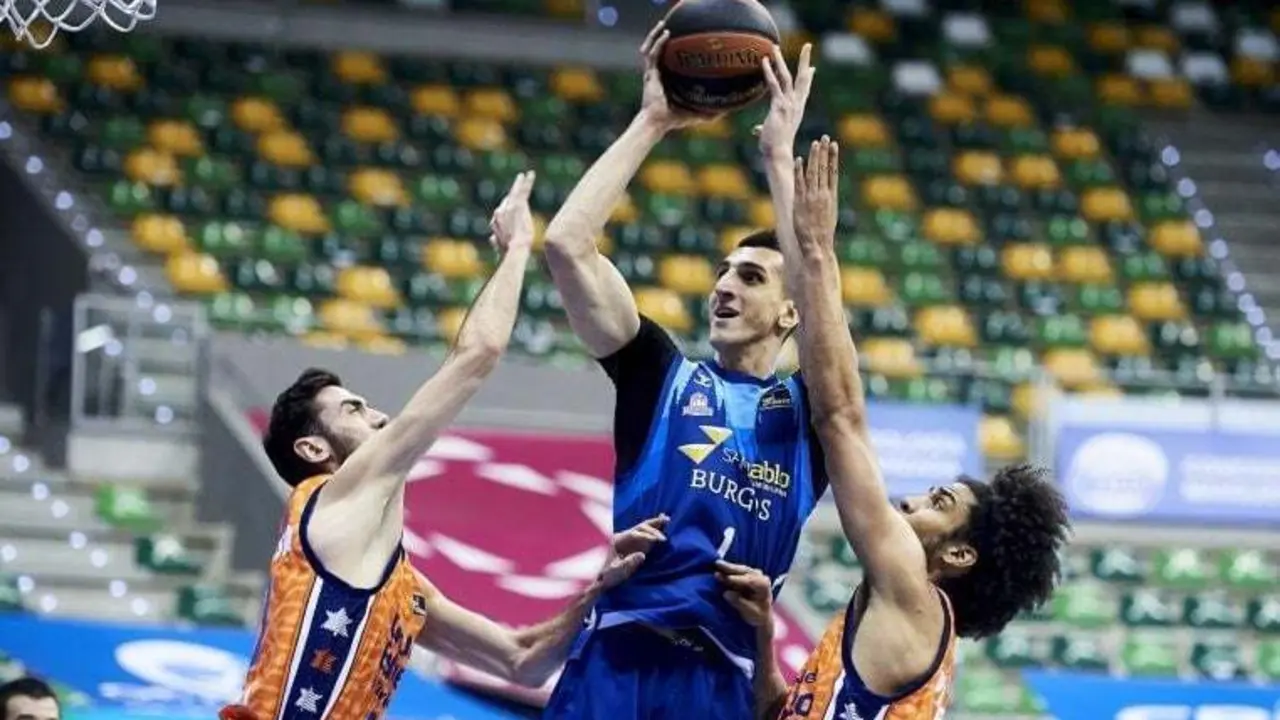 Dejan Kravic, en un partido con el Burgos en la campa&ntilde;a 20/21 | Foto: ACB