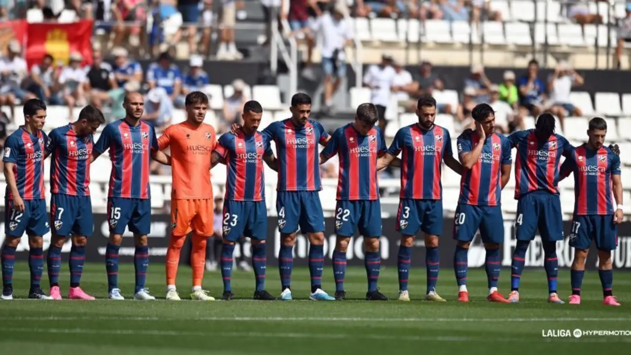 Primer once del Huesca en la temporada 2023-24, que jug&oacute; contra el Burgos en El Plant&iacute;o. Foto: LaLiga