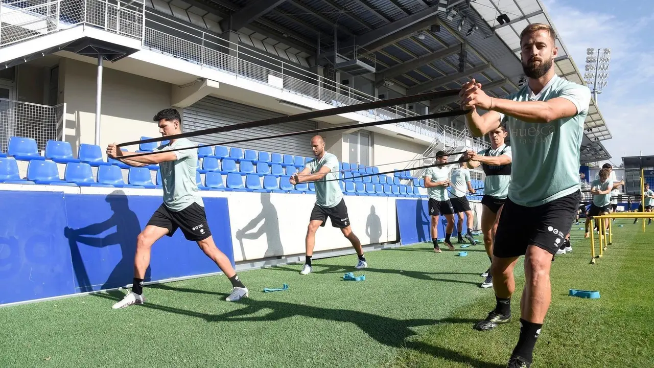 Entrenamiento de la SDHuesca previo a la vista del Tenerife en El Alcoraz