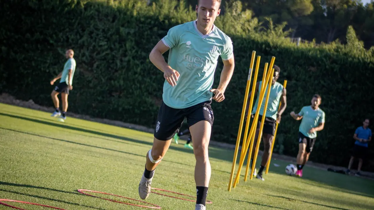 Rafa Tresaco ser&aacute; jugador de la primera plantilla del Huesca