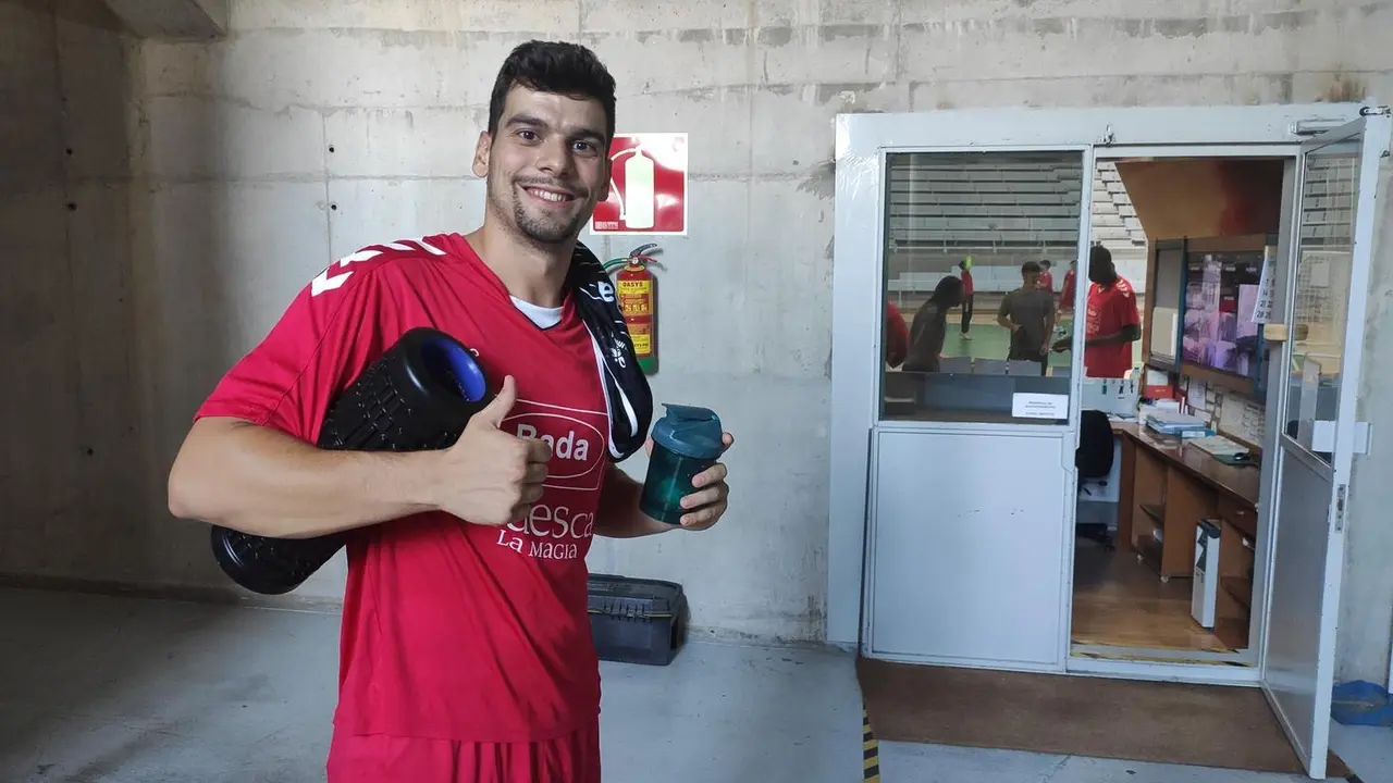 Miguel Malo, en la imagen, minutos antes del entrenamiento vespertino del jueves. Foto: Sportaragon