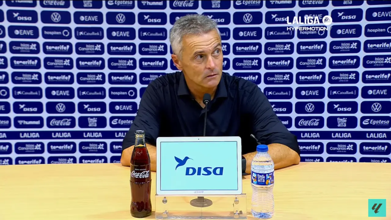 Fran Escrib&aacute; en rueda de prensa tras la importante victoria frente al CD Tenerife // Foto: La Liga