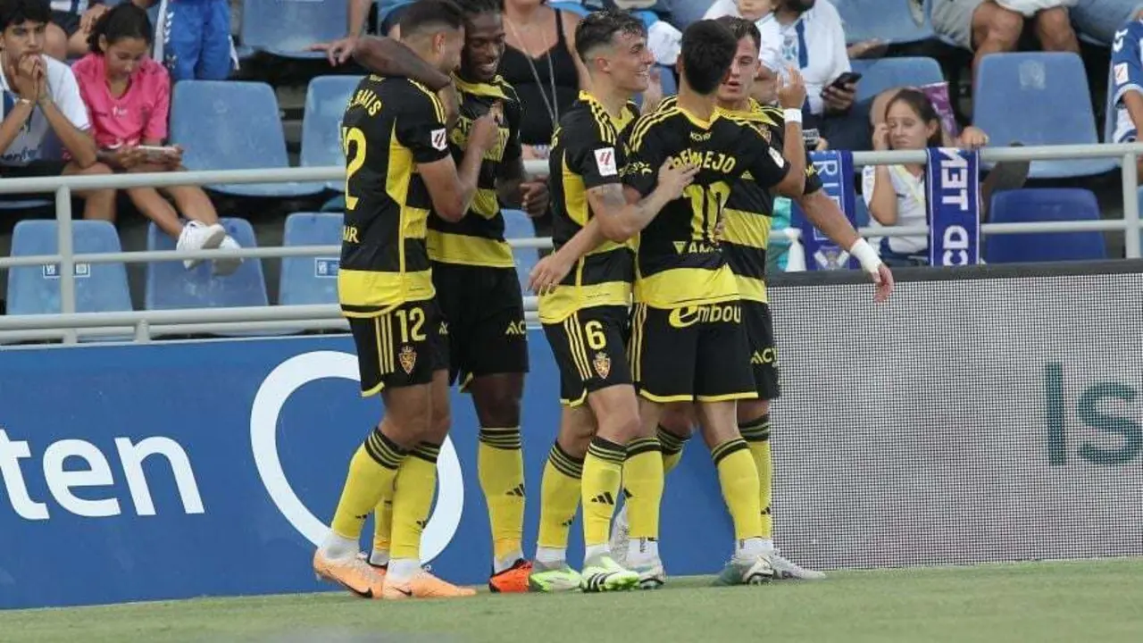 Los jugadores zaragocistas celebran el gol de la victoria el pasado s&aacute;bado en Tenerife // Foto: La Liga.