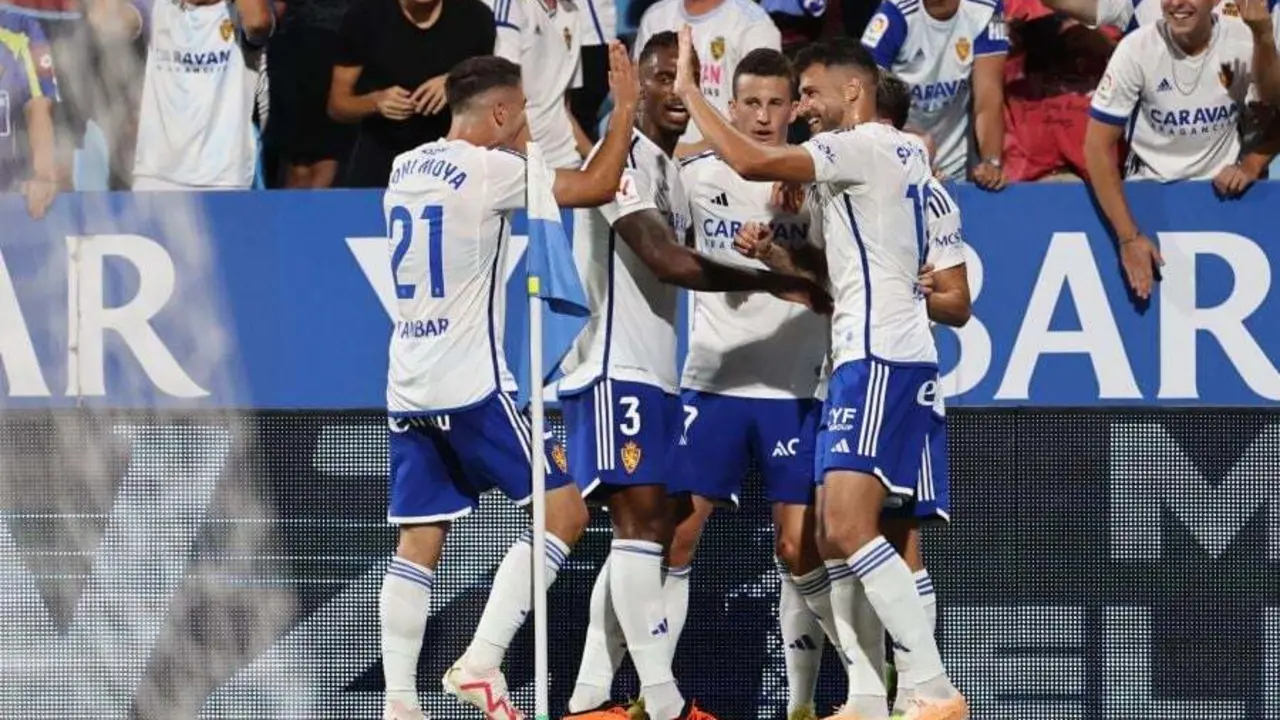 Real Zaragoza celebrando un gol en La Romareda | LA LIGA