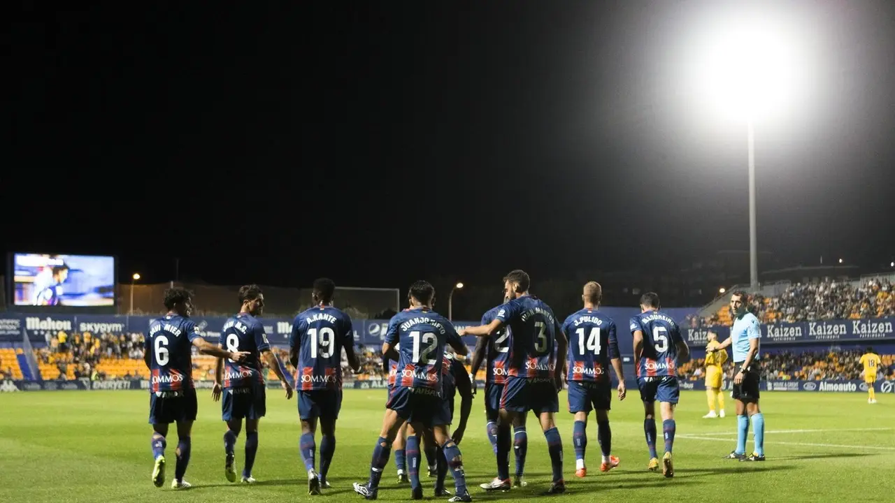 El Huesca gan&oacute; en Alcorc&oacute;n el primer partido de la temporada