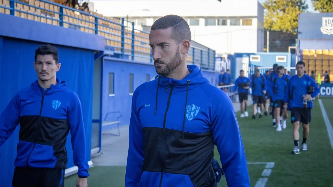 &Oacute;scar Sielva liderando al Huesca en su llegada a Alcorc&oacute;n