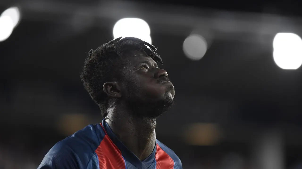 Samuel Obeng en la derrota del Huesca ante el Sporting