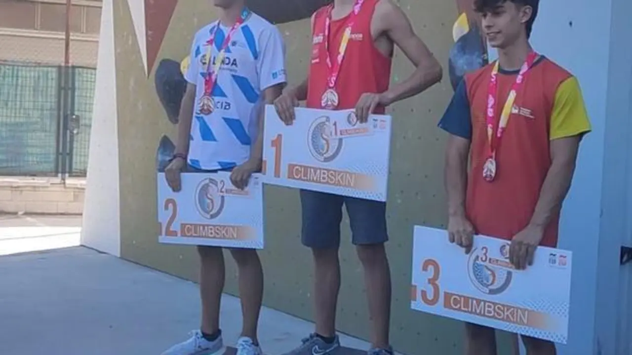 Eloi Lorente, en el tercer caj&oacute;n del podio. Foto: FAM
