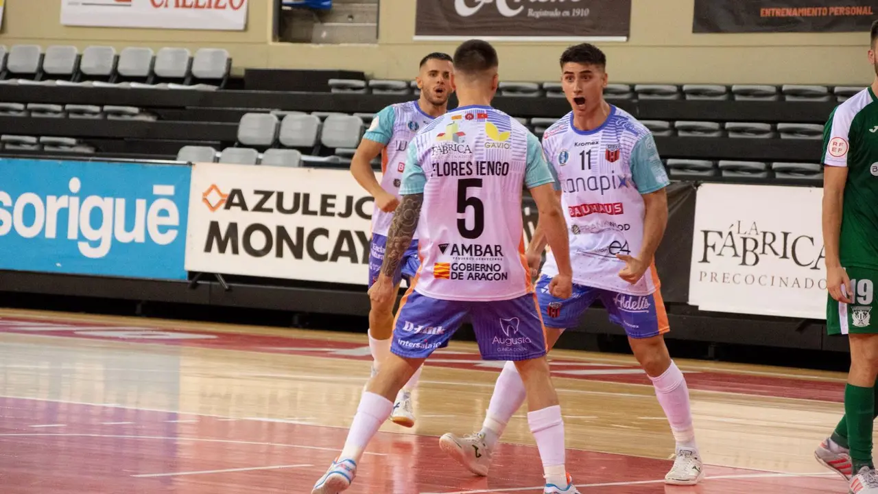 Mateo Flores celebra junto a Pescio | Foto: Pedro Serrano