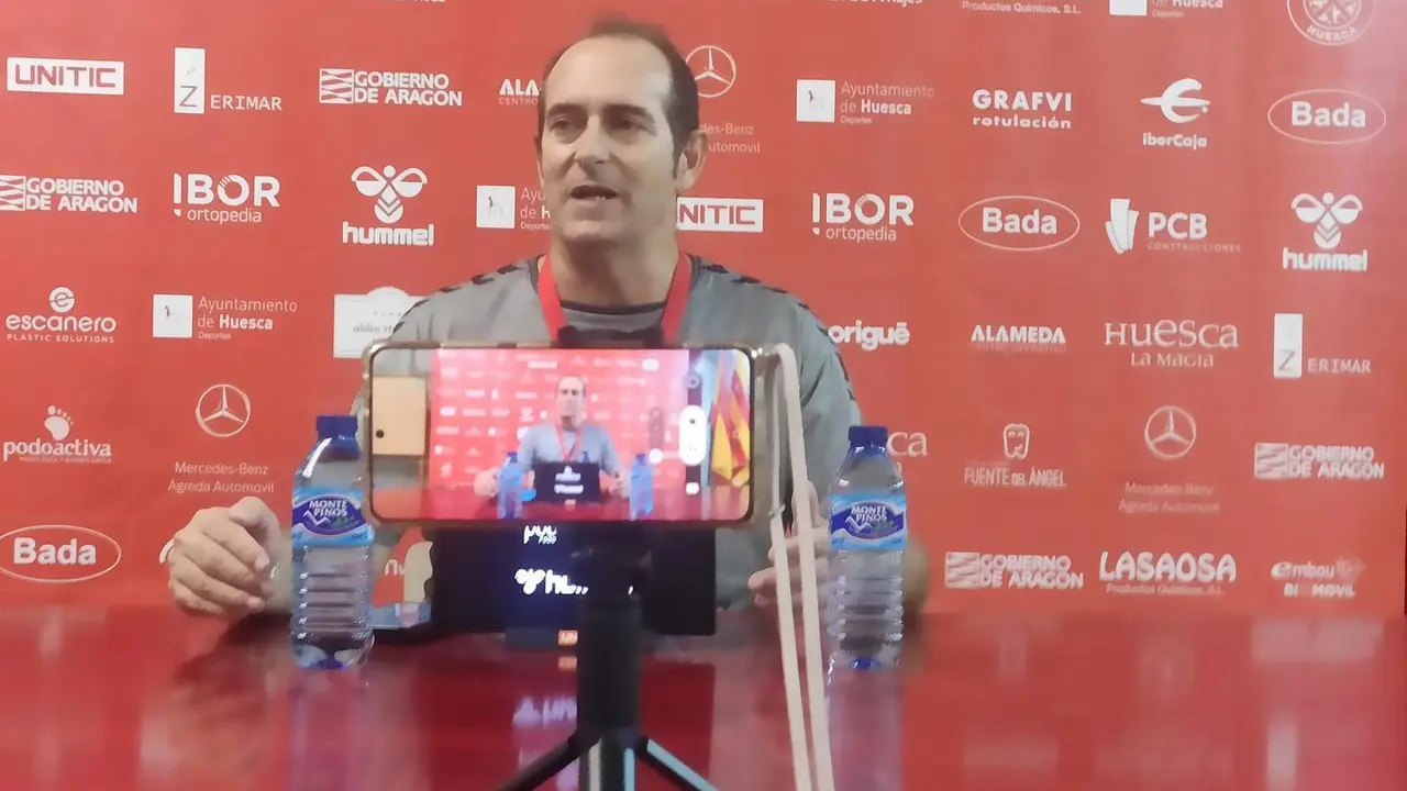Jos&eacute; Francisco Nolasco, en rueda de prensa, tras vencer a Nava. Foto: Sportaragon