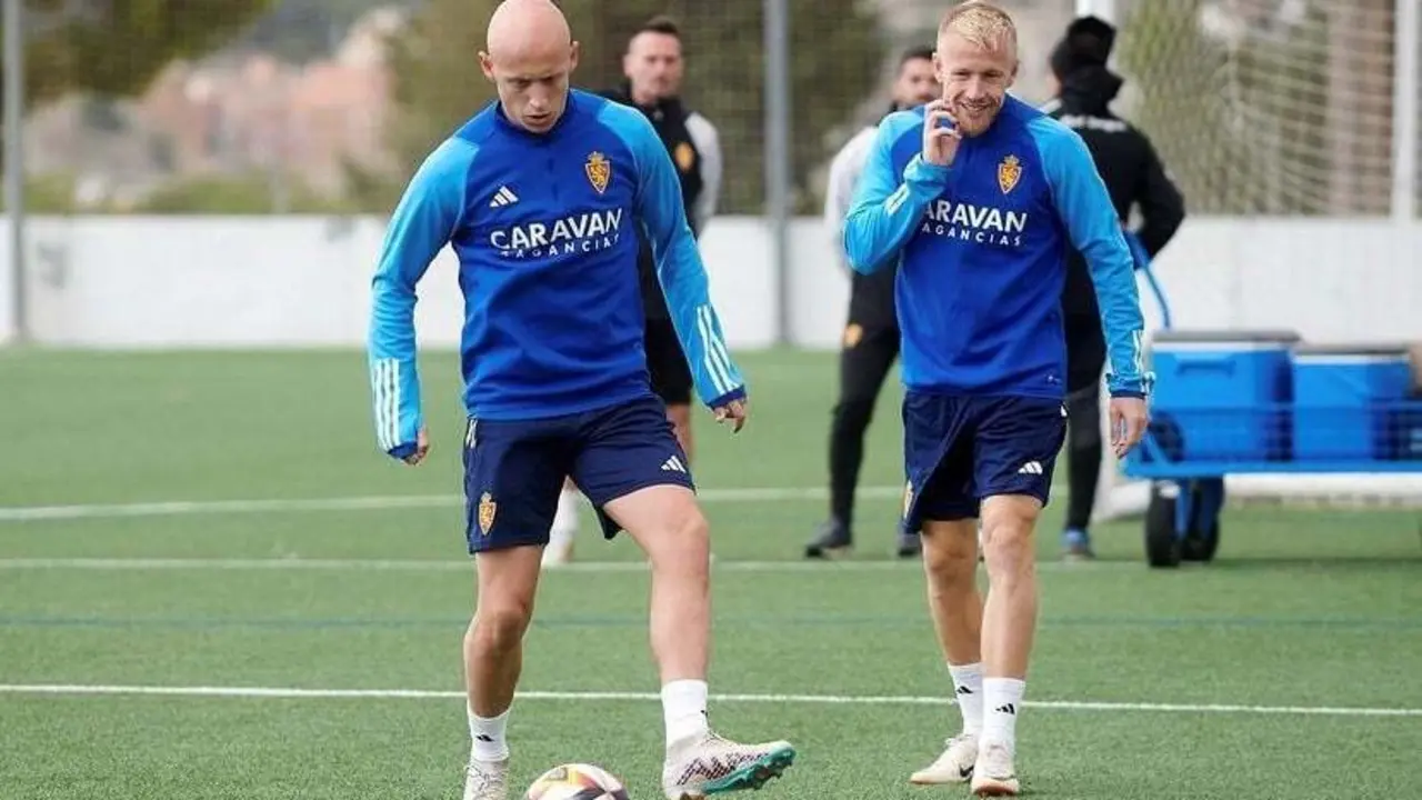 Lecoeuche y Mollejo en un entrenamiento del Real Zaragoza (Foto: Instagram @RealZaragoza)