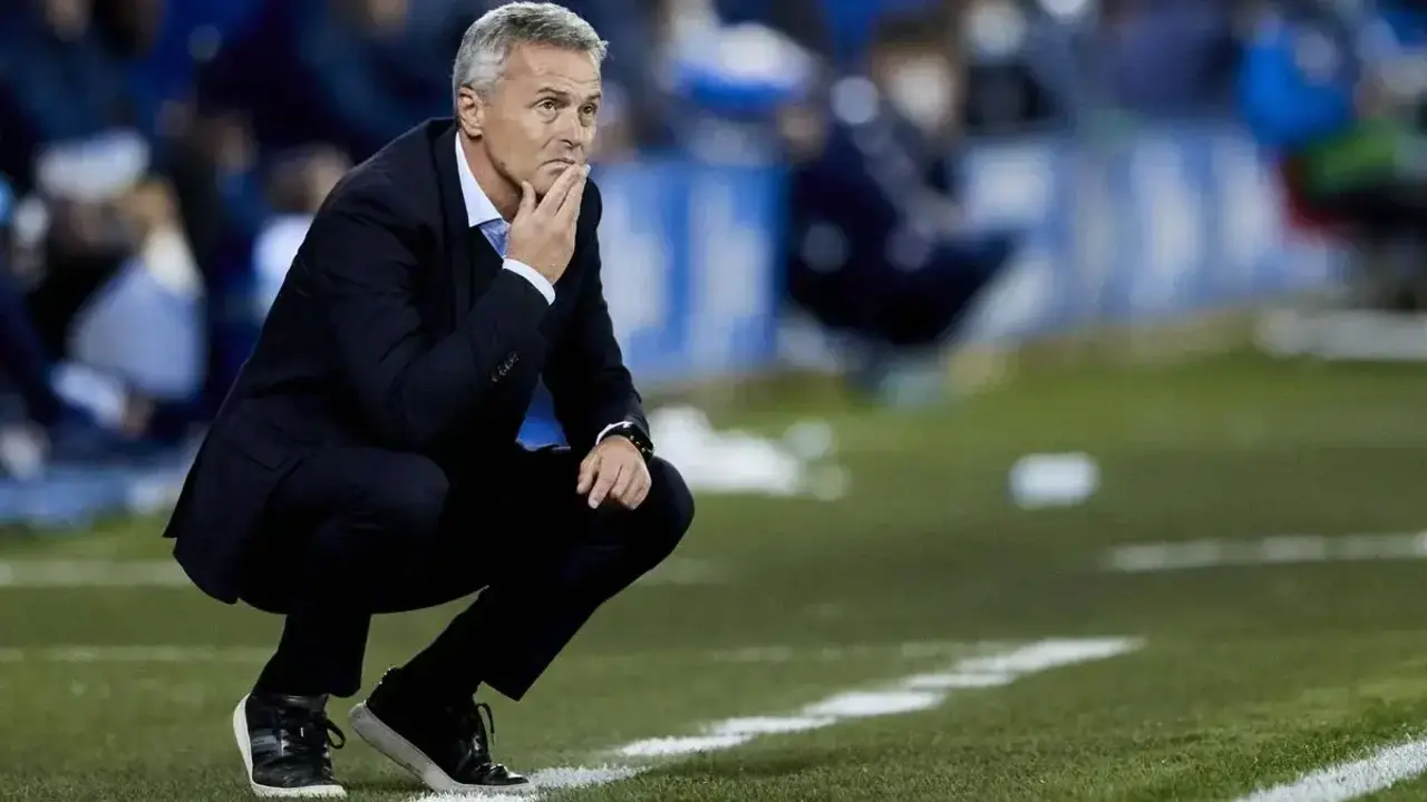 El fin de Fran Escrib&aacute; parece ya cuesti&oacute;n de horas | Foto: Tino Gil / RZ