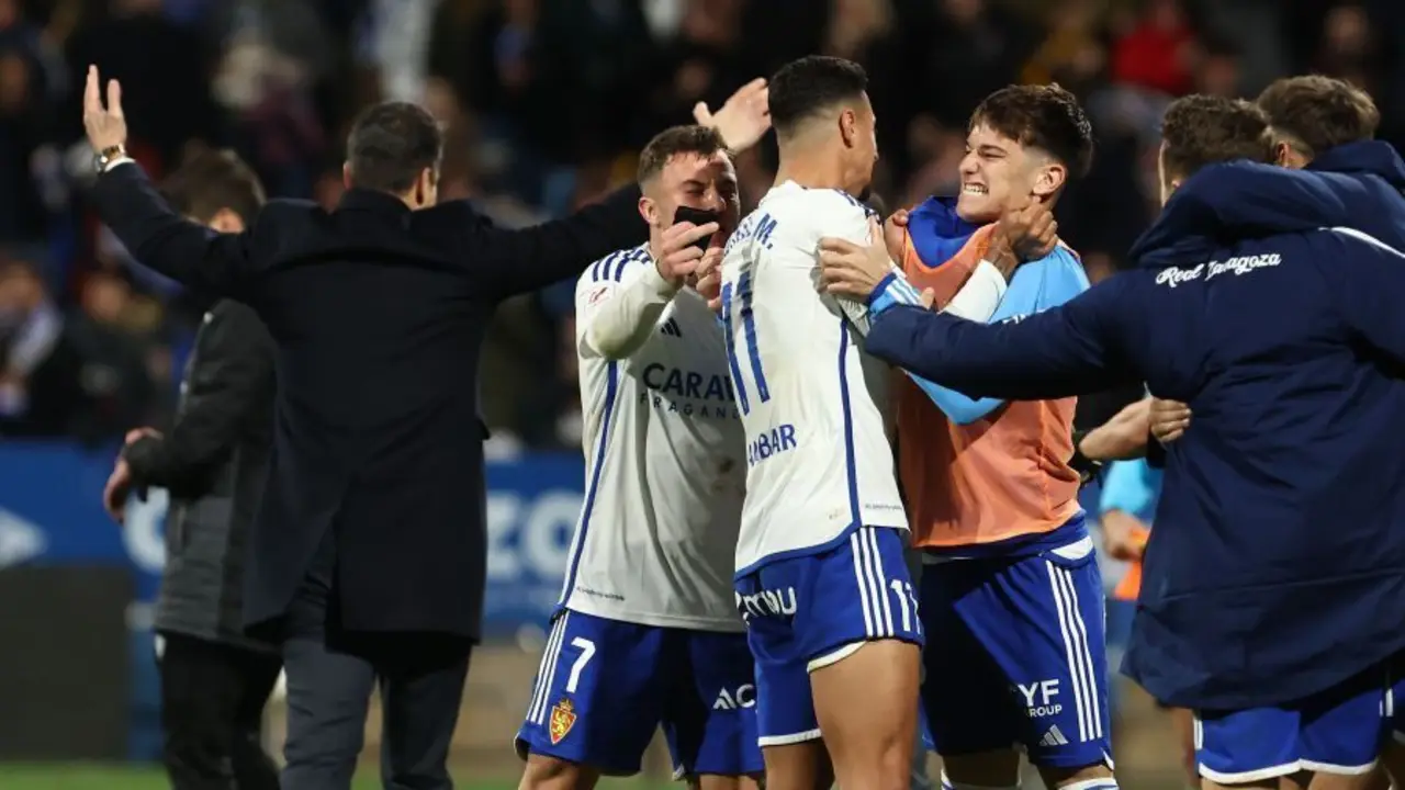 Germ&aacute;n Valera y Maikel Mesa celebrando el gol con Pau Sans | Foto: LaLiga