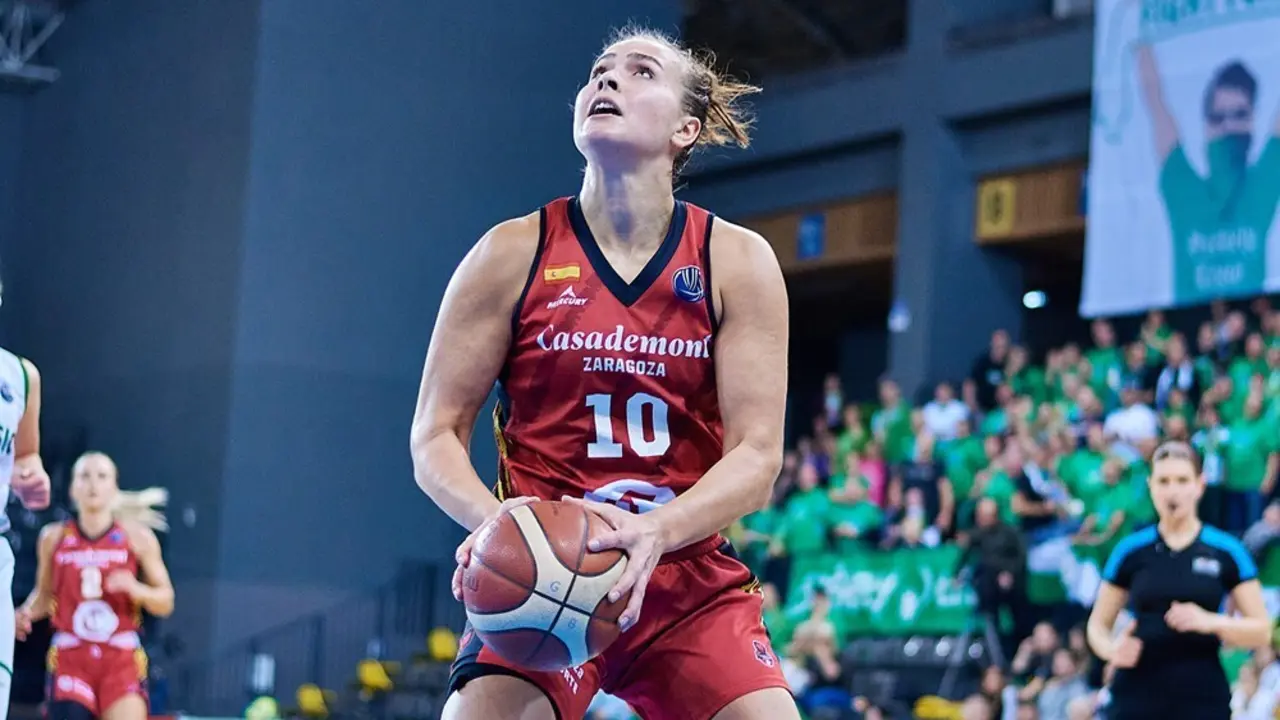 Aleksa Gulbe, en el partido de esta semana de Euroliga en Ruman&iacute;a | Foto: FIBA