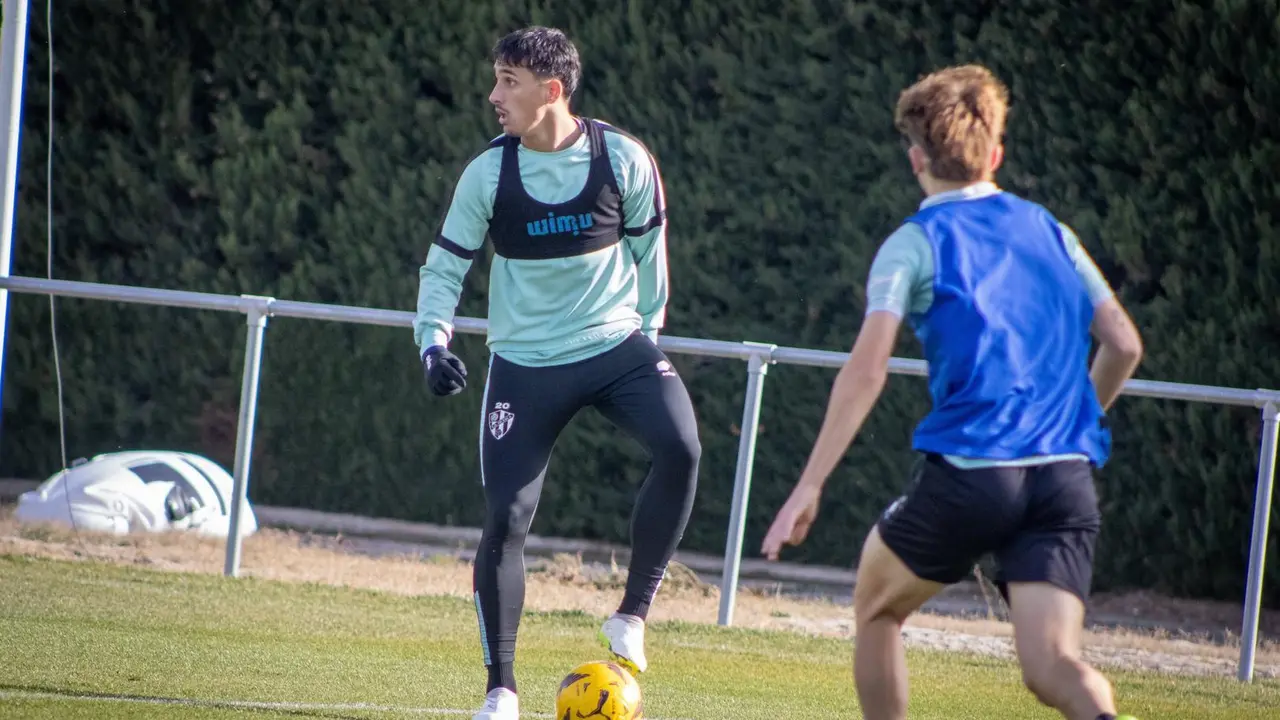 Vilarrasa en un entrenamiento con el Huesca