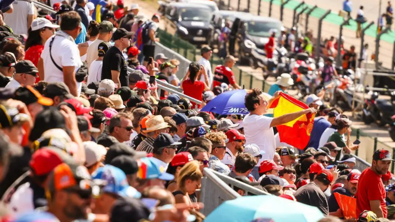 El p&uacute;blico volver&aacute; a vibrar en las gradas del calendario  competitivo de Motorland Arag&oacute;n en 2024. Foto: Carlos Casimiro