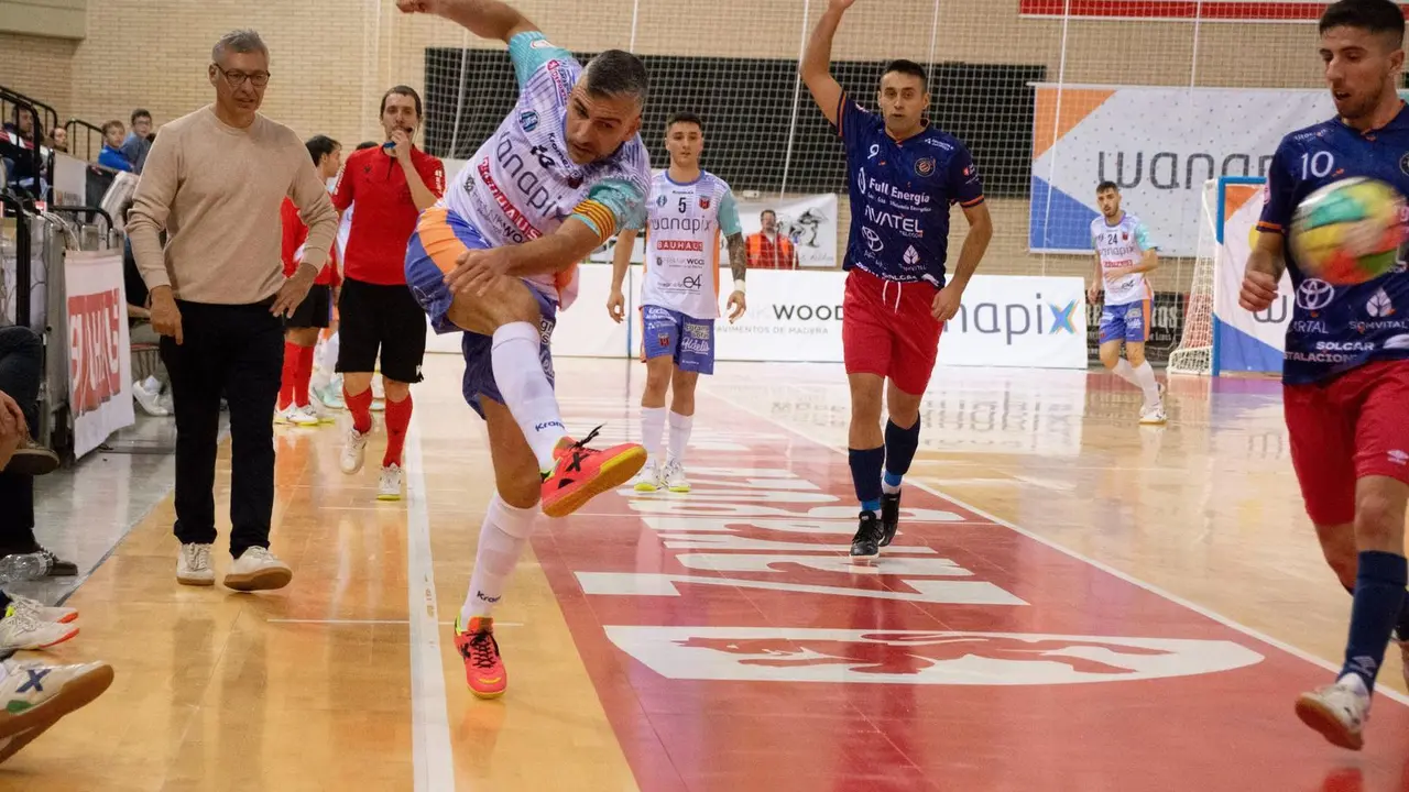 Carlos Retamar, en un lance del juego | Foto: Pedro Luis Serrano