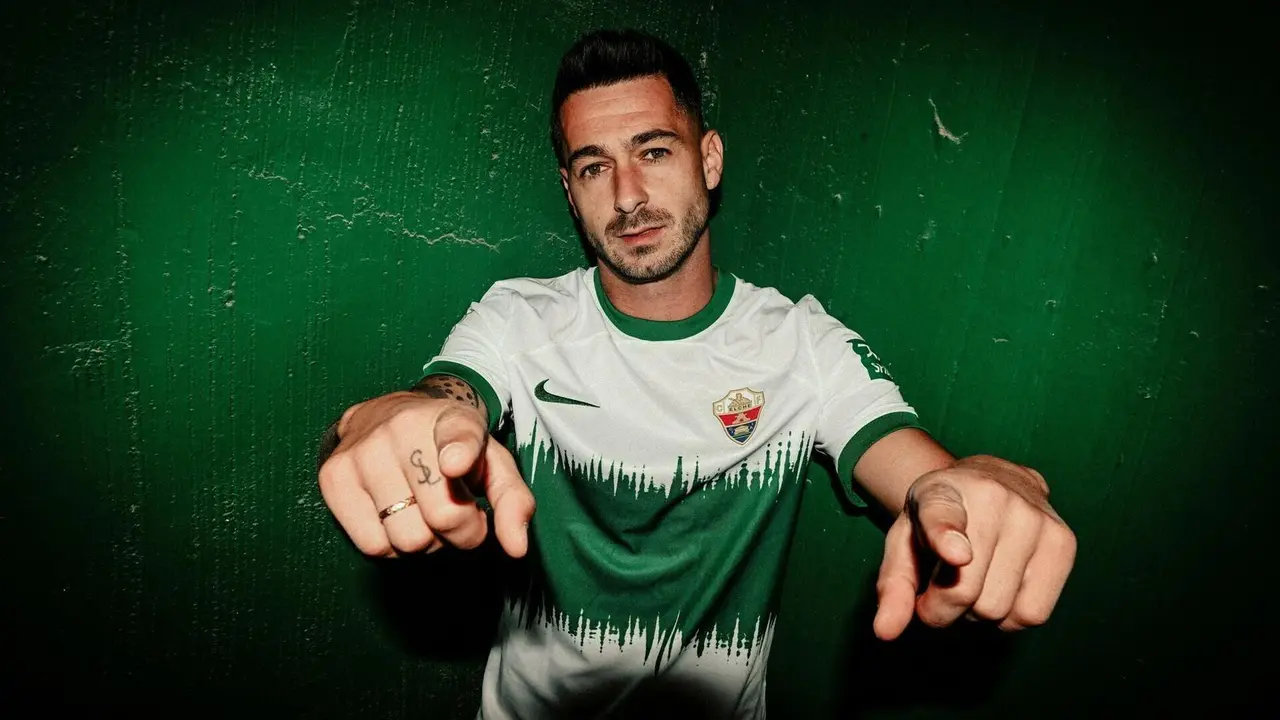 Sergio Le&oacute;n, el delantero del Elche que quiere el Huesca