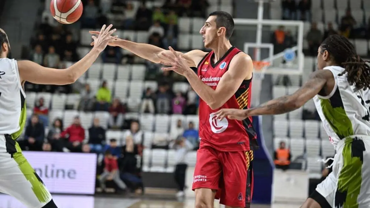 Dejan Kravic, autor de 6 puntos y 1 rebote | Foto: FIBA