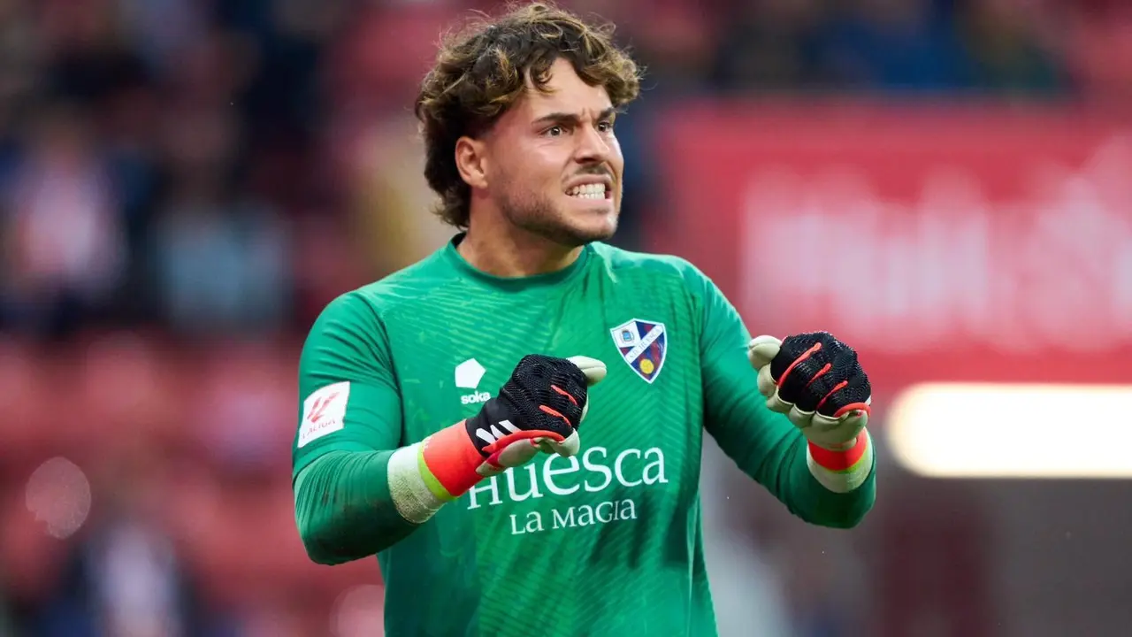 &Aacute;lvaro Fern&aacute;ndez, portero del Huesca