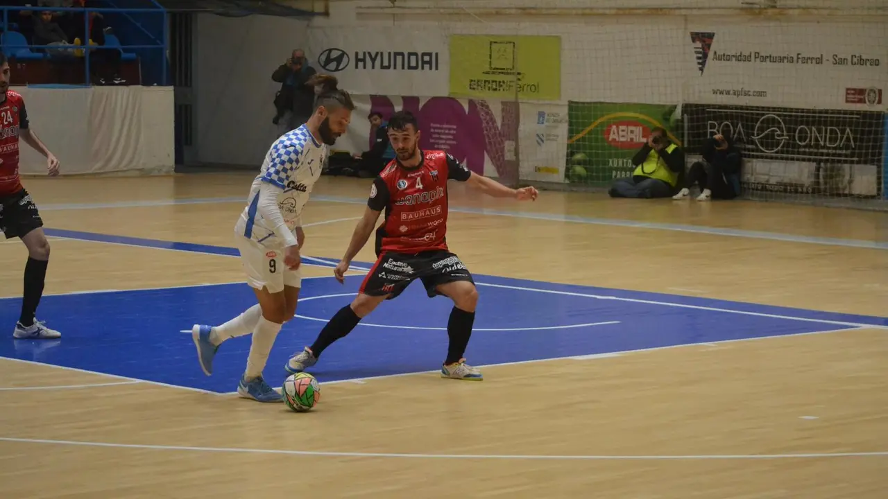 &Oacute;scar Villanueva, en una acci&oacute;n defensiva