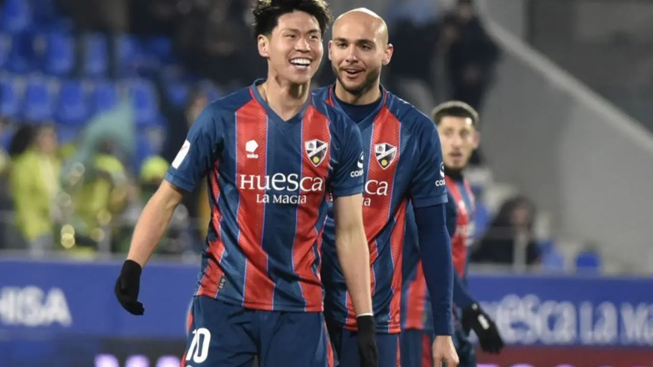 Kento celebra su golazo contra el Eibar con el que el Huesca empataba el partido. Foto: LaLiga