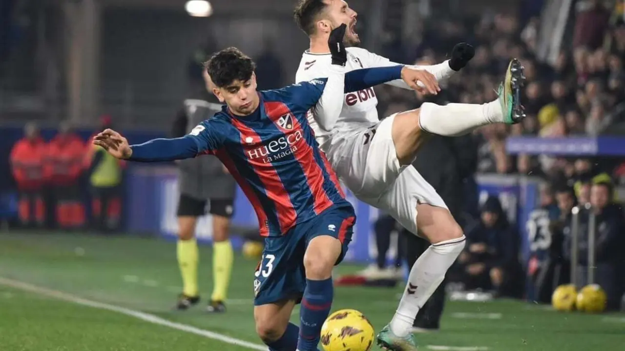 Ayman debuta con el primer equipo del Huesca. Foto: RRSS