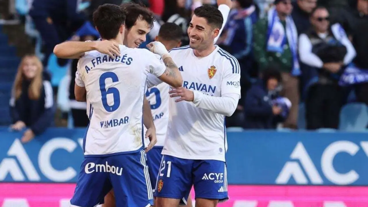 Los jugadores del Real Zaragoza celebran un gol ante el Andorra. | LaLiga Hypermotion.