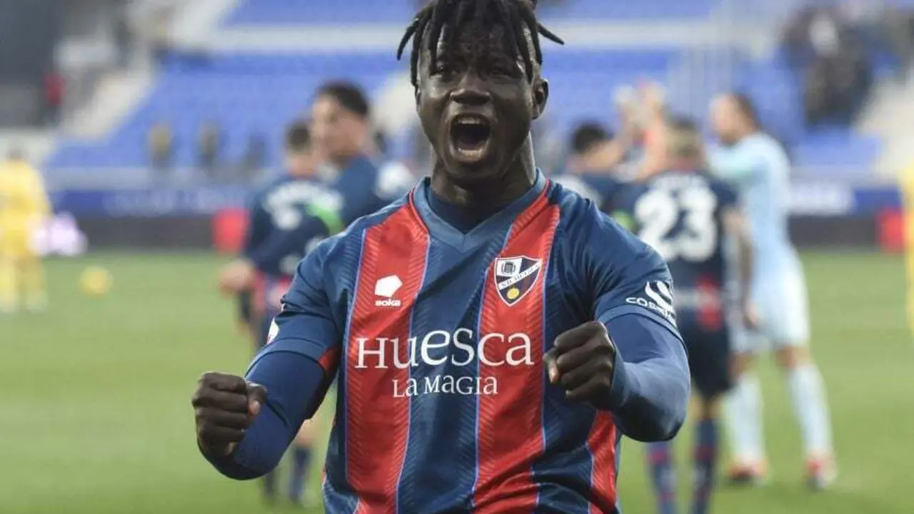 Obeng, celebra el gol con el que el Huesca gan&oacute; al Alcorc&oacute;n. Foto: LaLiga